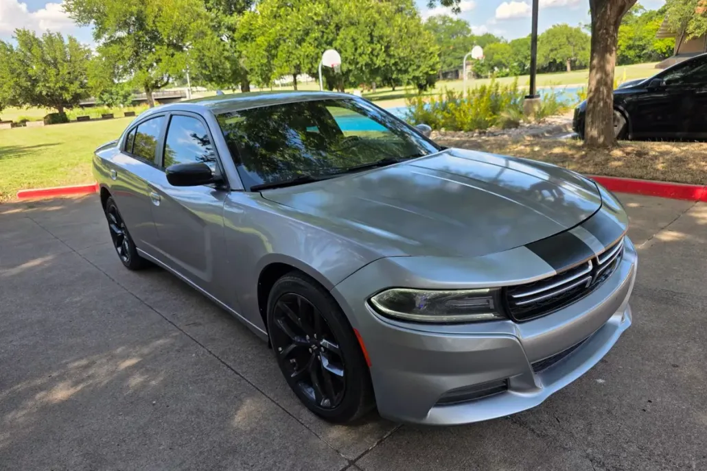 2015 Dodge Charger SXT photo 1
