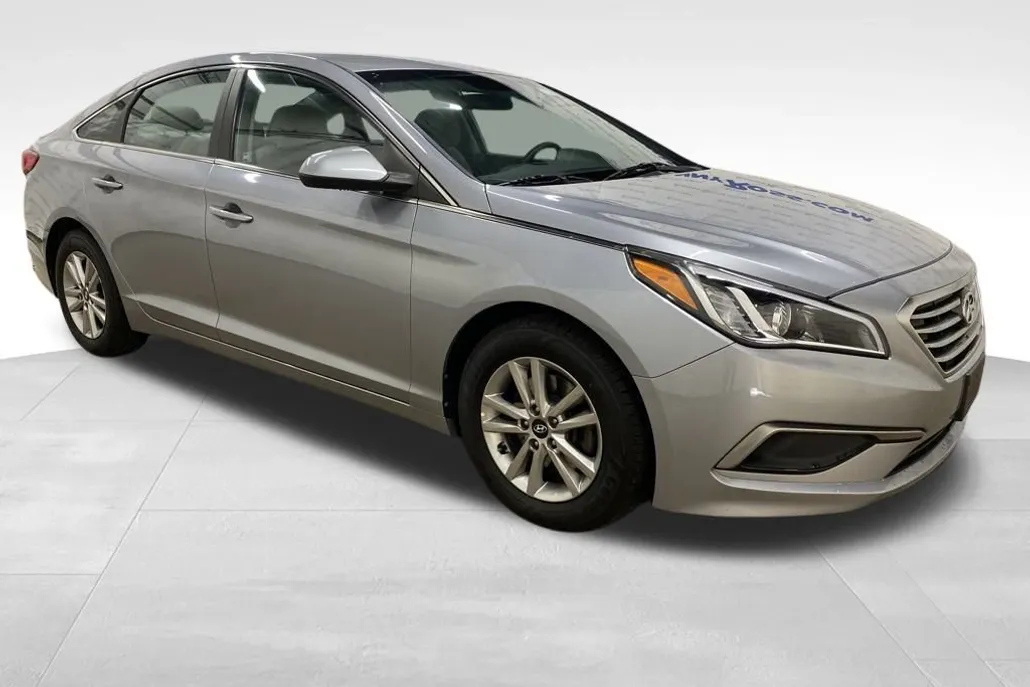 2016 Hyundai Sonata Base photo 1