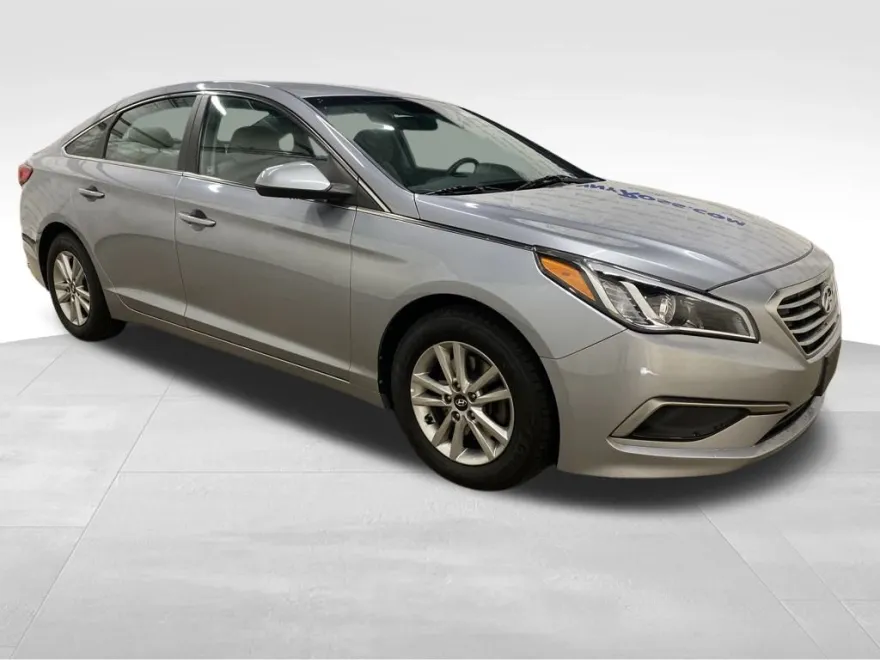 2016 Hyundai Sonata Base photo 1