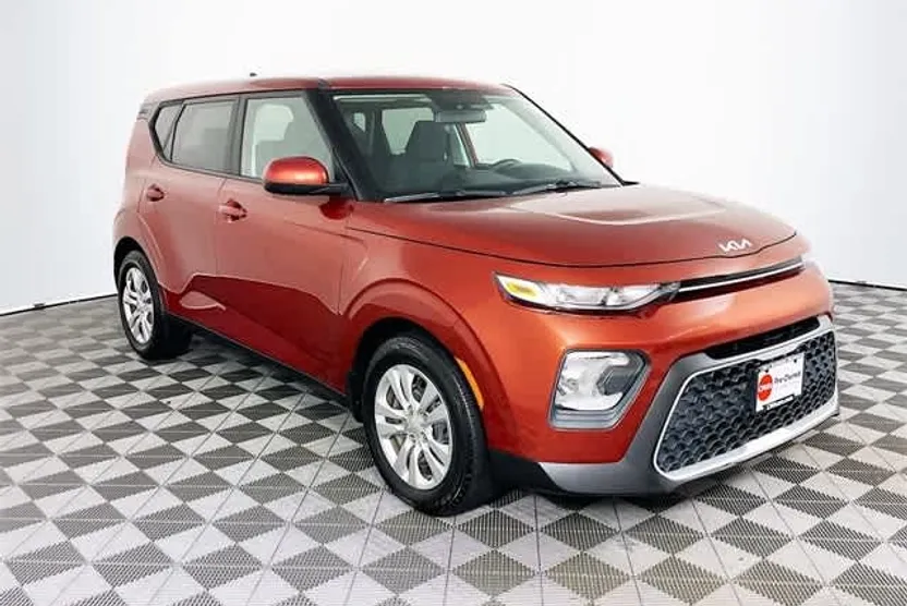 2022 Kia Soul LX photo 1