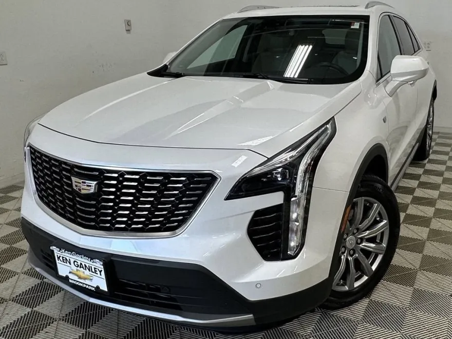 2020 Cadillac XT4 Premium Luxury photo 1