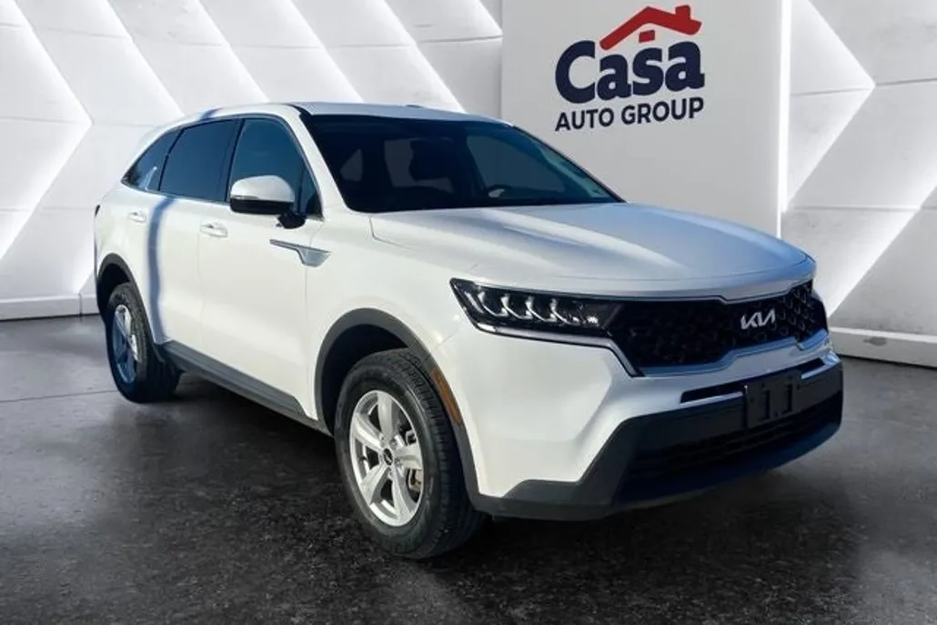 2023 Kia Sorento LX photo 1