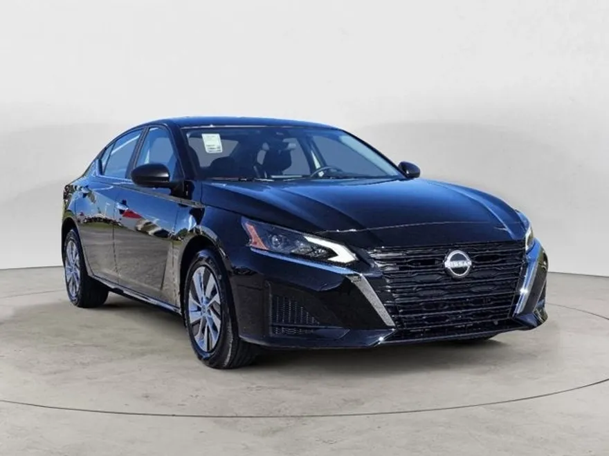 2025 Nissan Altima S photo 1