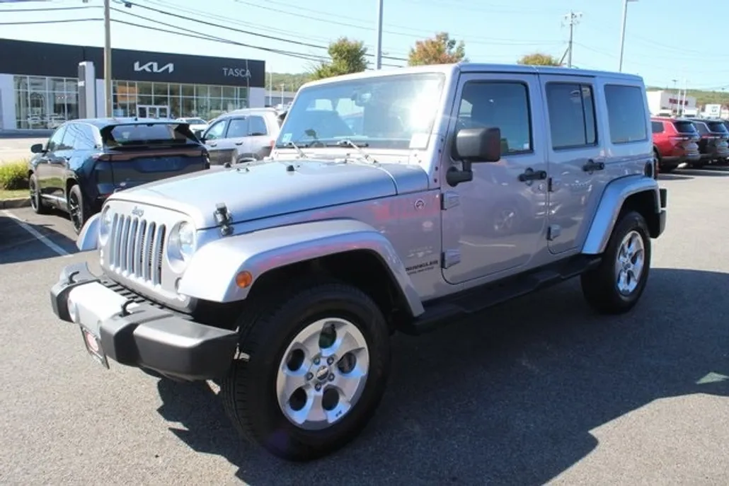 2015 Jeep Wrangler Unlimited Sahara photo 1