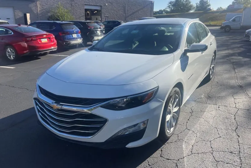 2024 Chevrolet Malibu 1LT photo 1