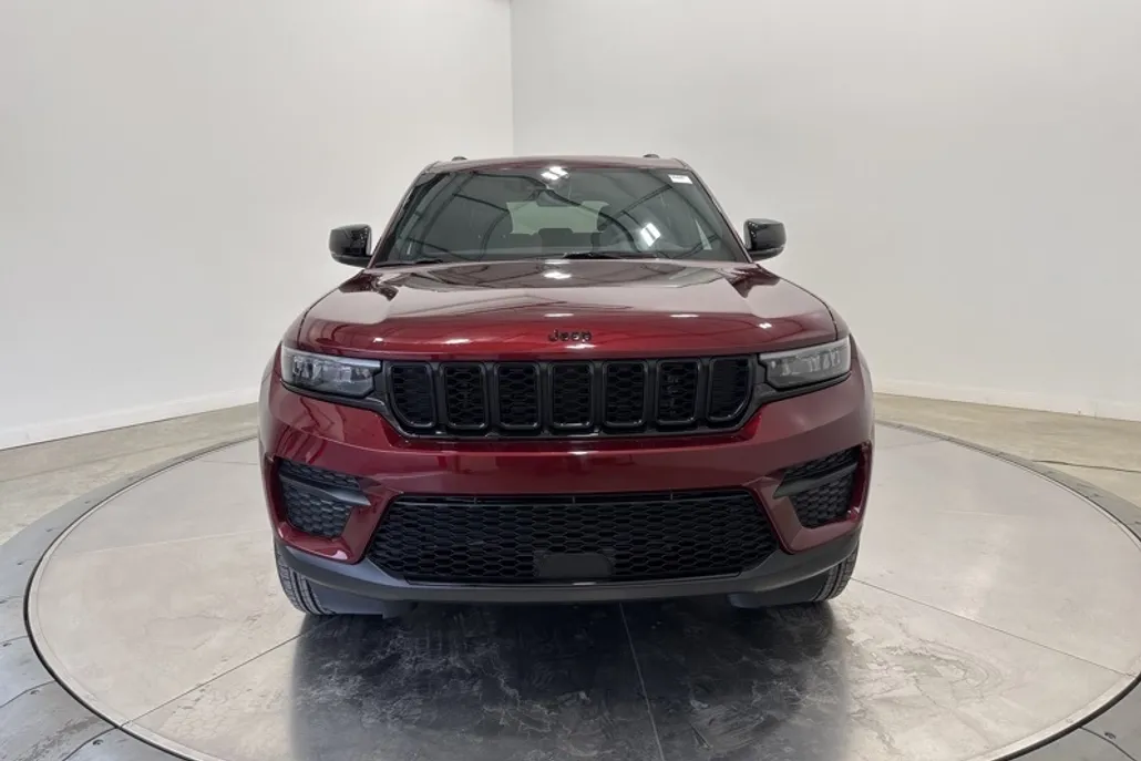2025 Jeep Grand Cherokee Altitude photo 1