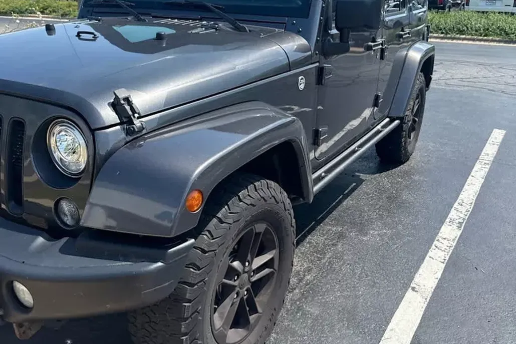 2017 Jeep Wrangler Unlimited Sahara photo 1