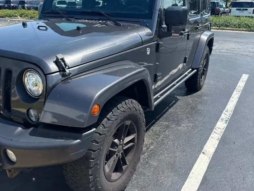 2017 Jeep Wrangler Unlimited Sahara photo 1