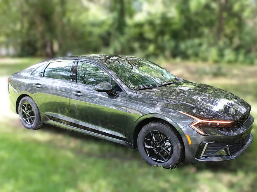 2025 Kia K5 LXS photo 1