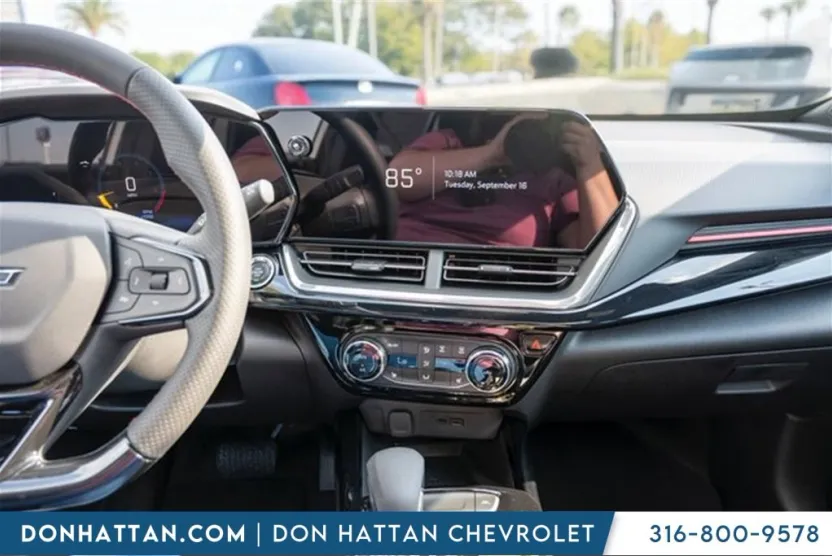 2025 Chevrolet Trax photo 1