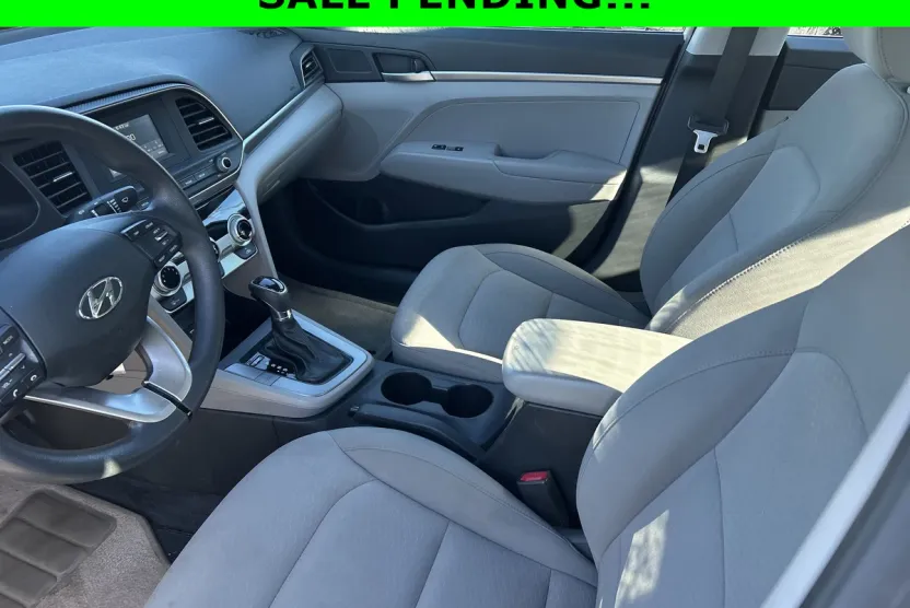 2019 Hyundai Elantra SE photo 1