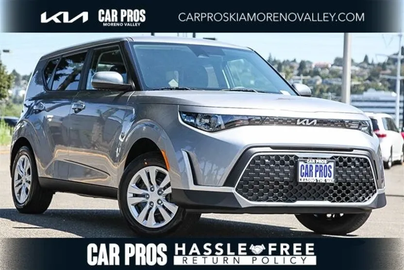 2025 Kia Soul LX photo 1