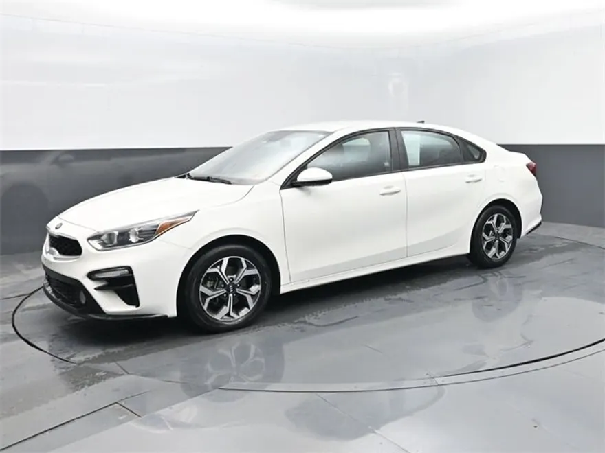 2021 Kia Forte LXS photo 1