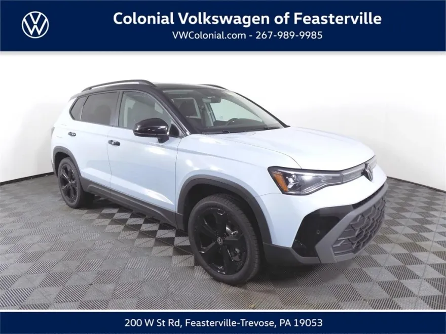 2025 Volkswagen Taos SE photo 1