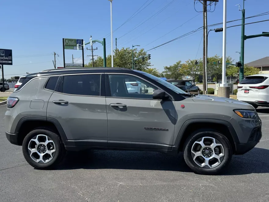 2022 Jeep Compass Trailhawk photo 1