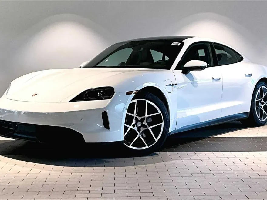 2025 Porsche Taycan photo 1