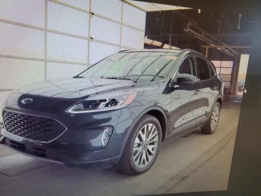 2022 Ford Escape Titanium photo 1