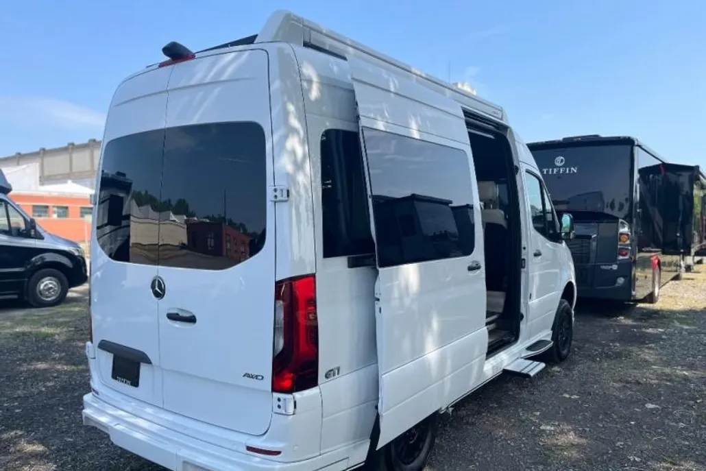 2023 Mercedes Benz Sprinter 2500 photo 1