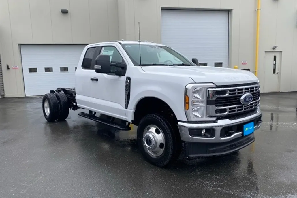 2025 Ford F-350 XL photo 1