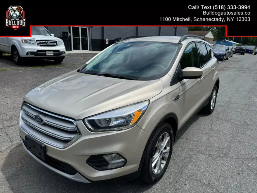 2018 Ford Escape SE Sport photo 1