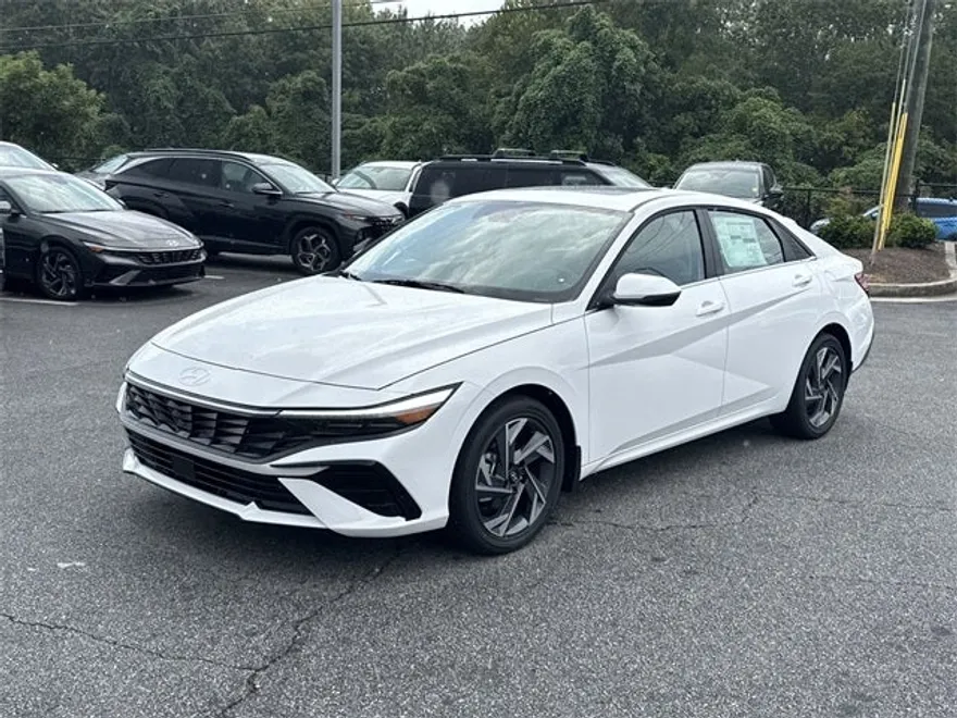 2025 Hyundai Elantra Limited photo 1