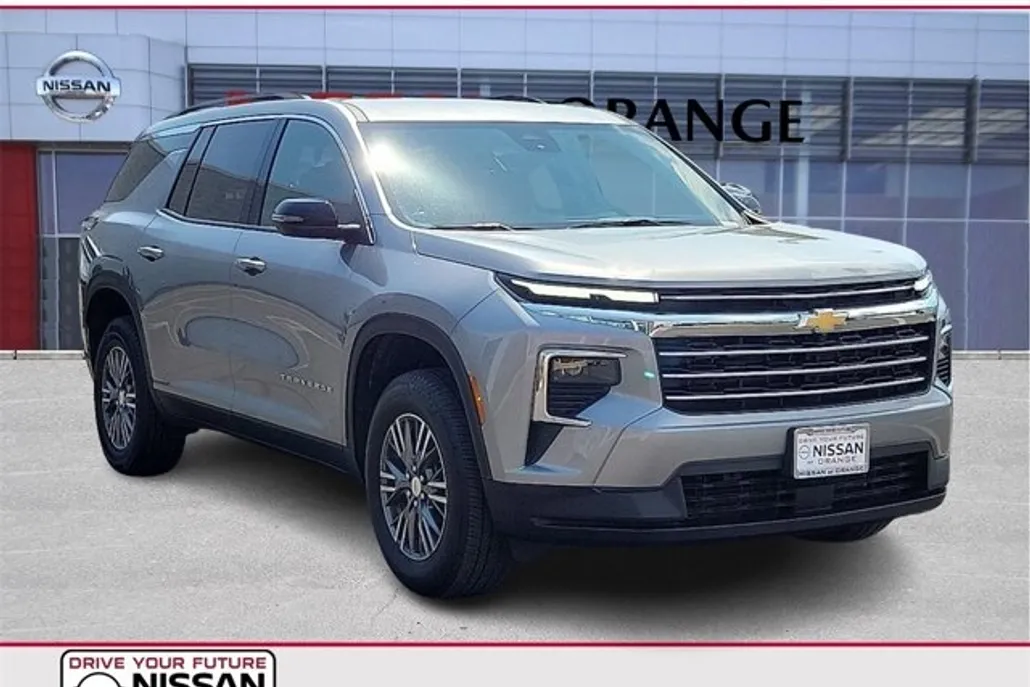 2025 Chevrolet Traverse photo 1