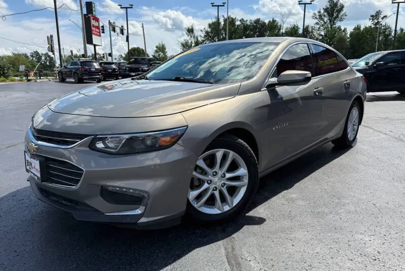 2018 Chevrolet Malibu 1LT photo 1