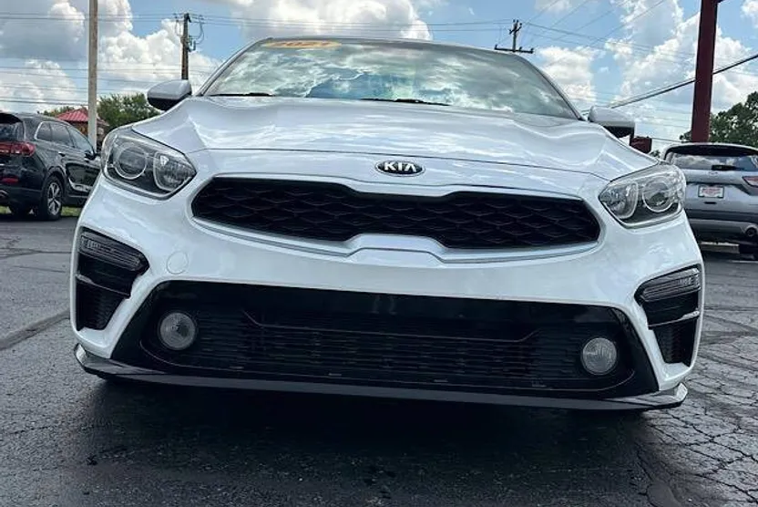 2021 Kia Forte LXS photo 1