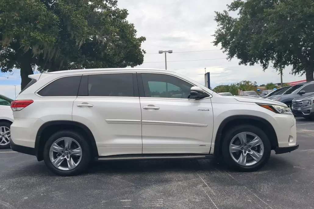2017 Toyota Highlander Hybrid Limited photo 1