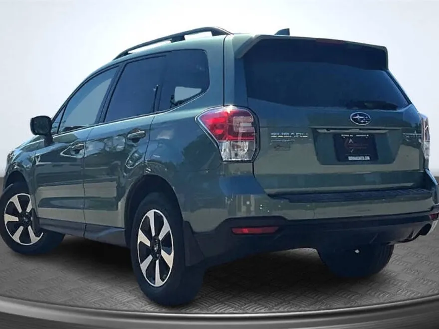 2018 Subaru Forester 2.5i Premium photo 1