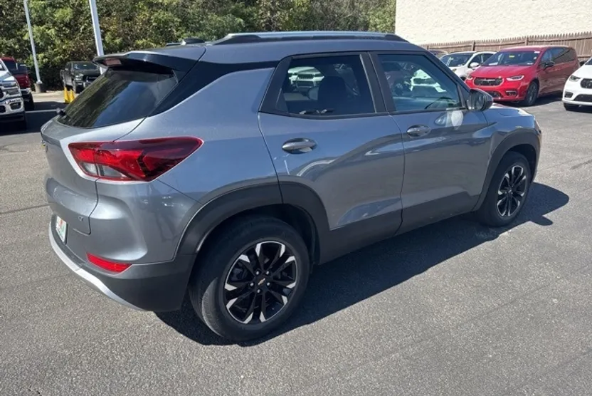 2022 Chevrolet Trailblazer LT photo 1