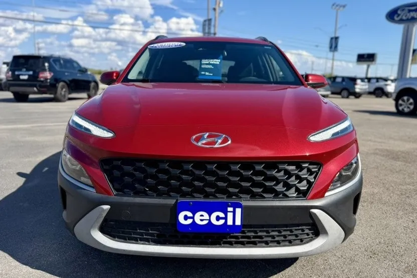 2022 Hyundai Kona SEL photo 1
