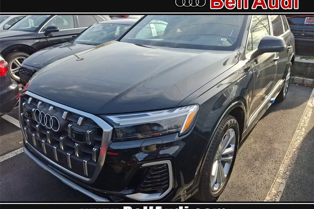2025 Audi Q7 55 Premium Plus photo 1