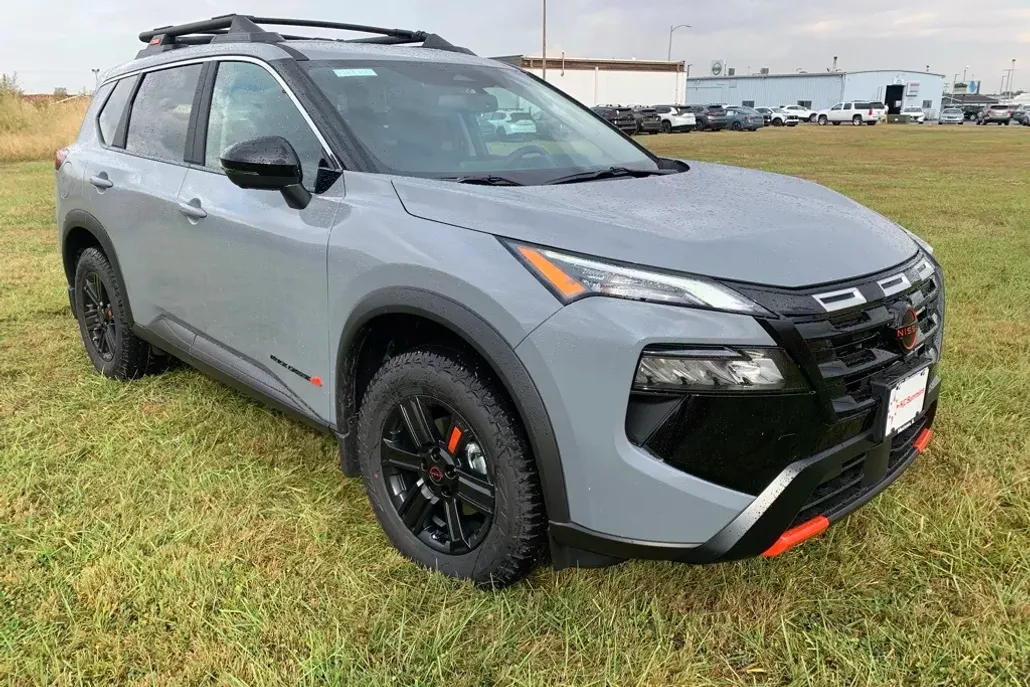 2026 Nissan Rogue AWD photo 1