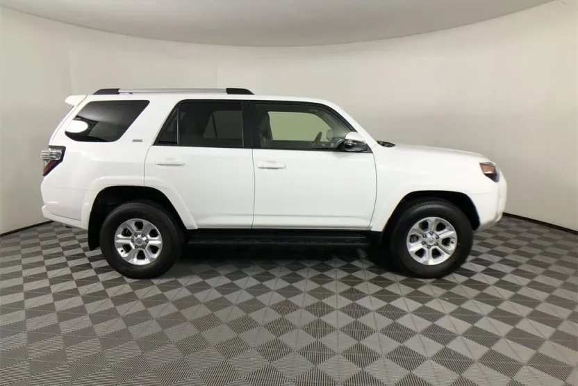 2024 Toyota 4Runner SR5 Premium photo 1