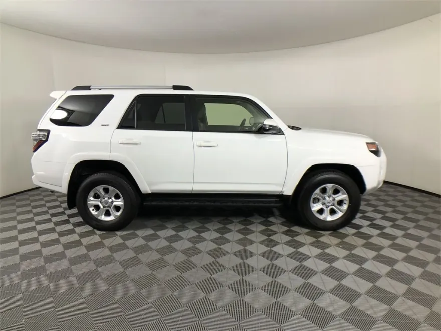 2024 Toyota 4Runner SR5 Premium photo 1