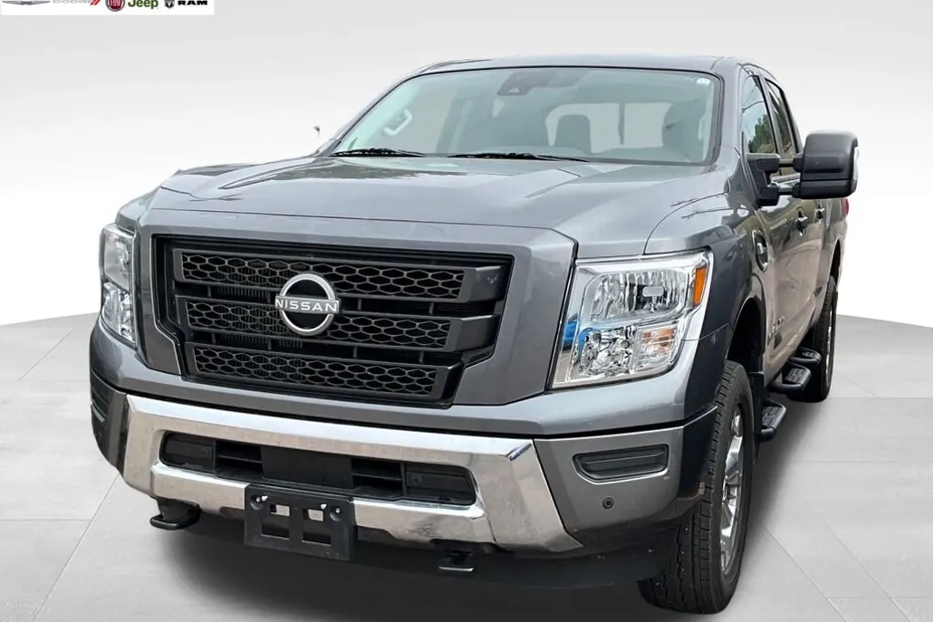 2024 Nissan Titan SV photo 1