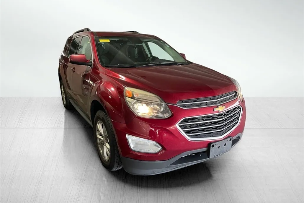 2017 Chevrolet Equinox LT photo 1