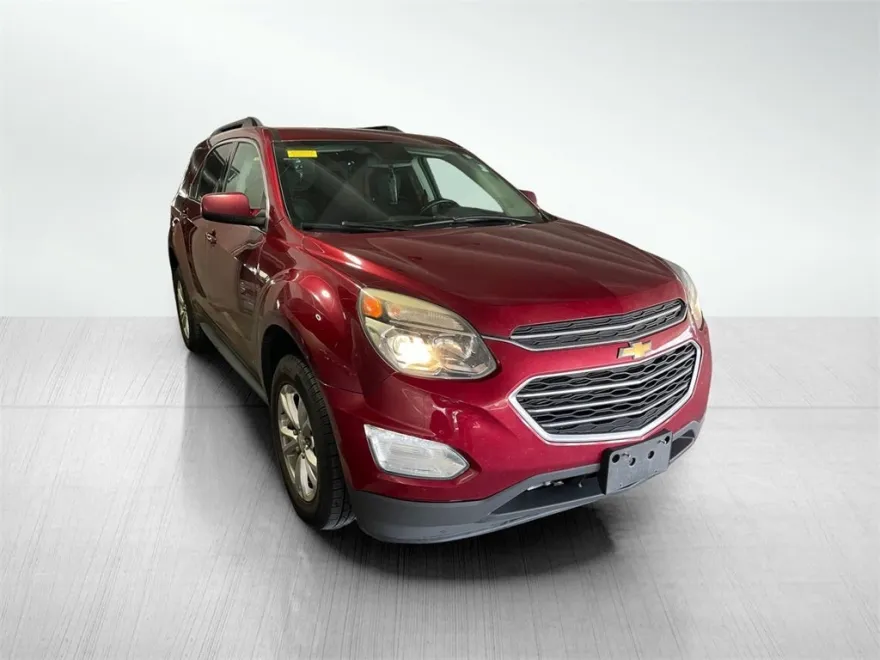 2017 Chevrolet Equinox LT photo 1