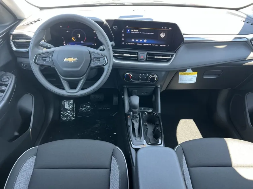 2026 Chevrolet Trailblazer LS photo 1