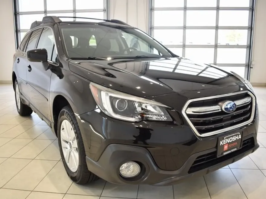 2019 Subaru Outback 2.5i Premium photo 1