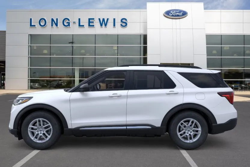 2025 Ford Explorer photo 1