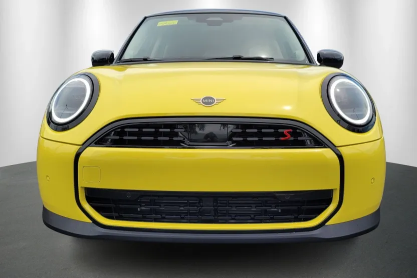 2025 Mini Cooper 2 Door Hardtop Signature photo 1