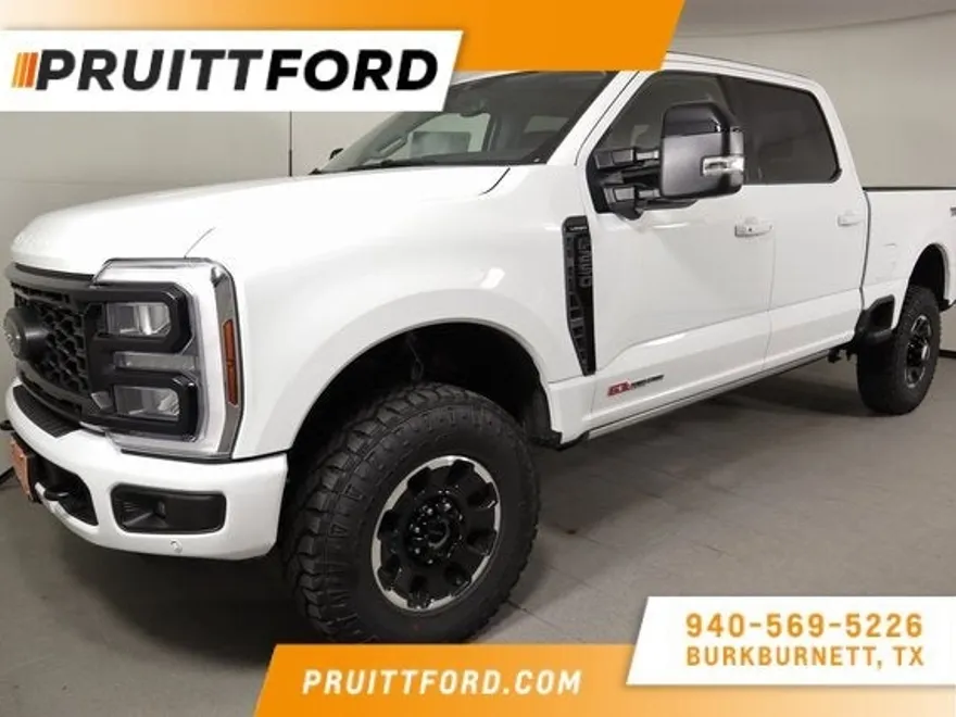 2025 Ford F-250 Lariat photo 1