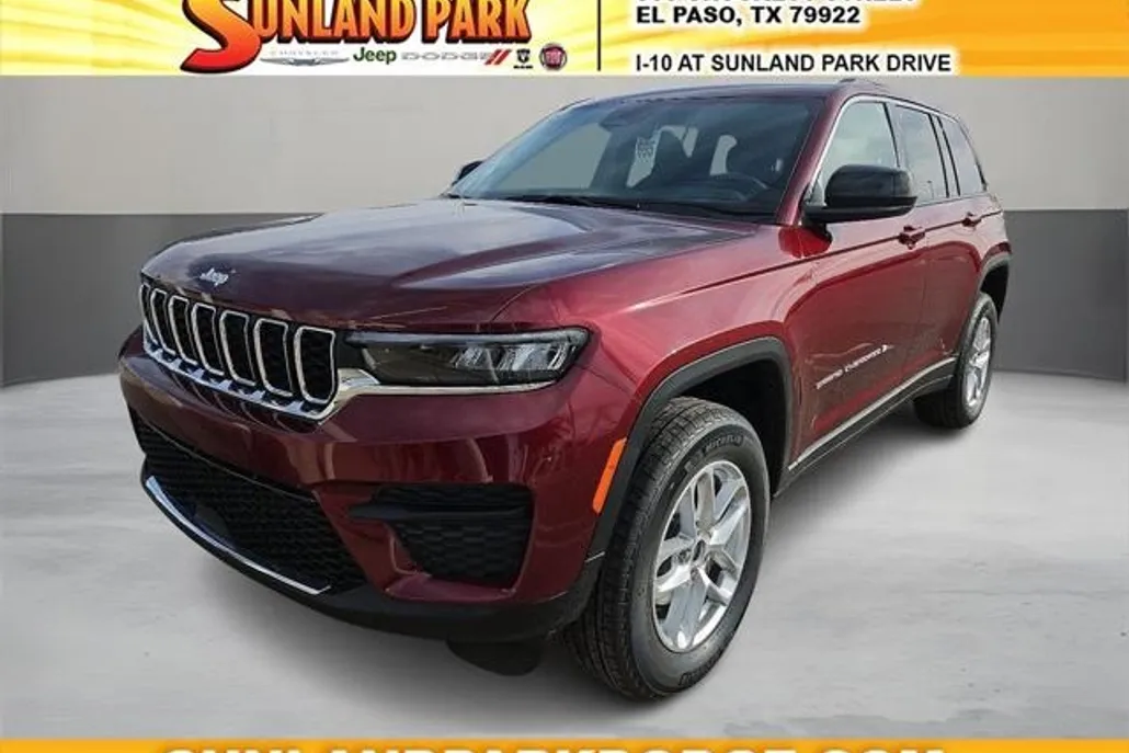 2025 Jeep Grand Cherokee Laredo photo 1