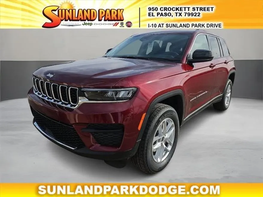 2025 Jeep Grand Cherokee Laredo photo 1