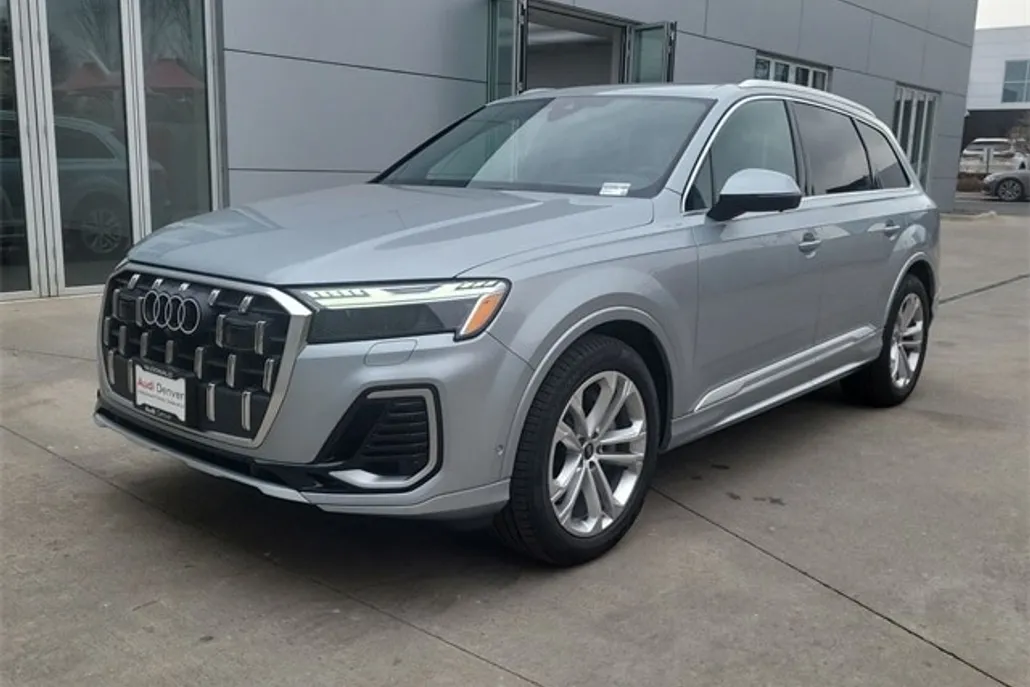 2025 Audi Q7 Prestige photo 1