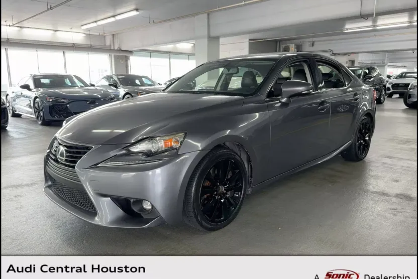 2016 Lexus IS 200t photo 1