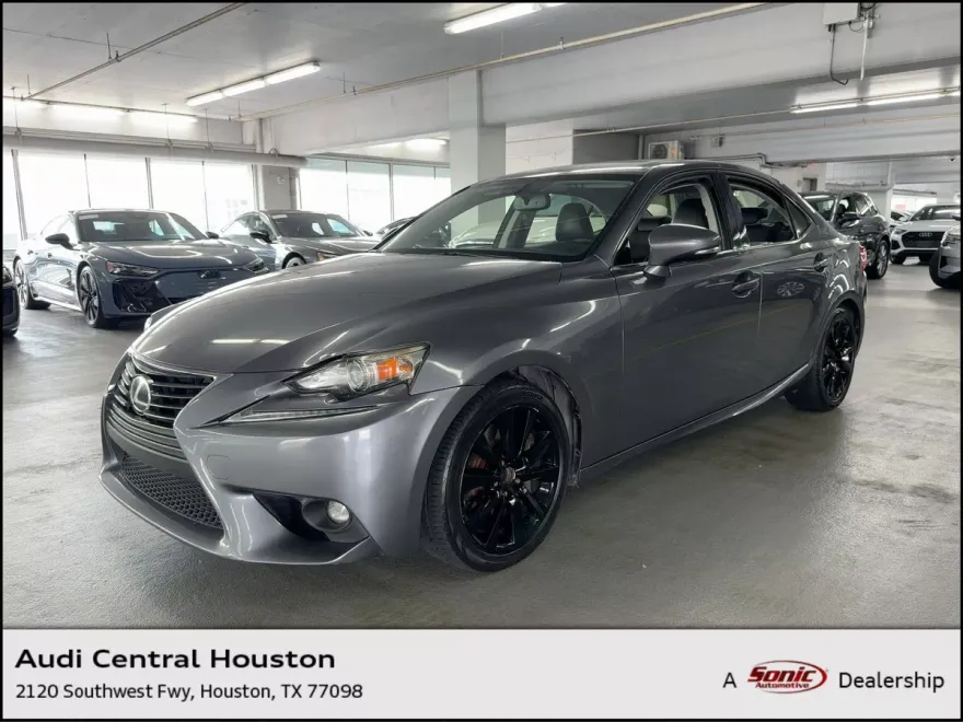 2016 Lexus IS 200t photo 1