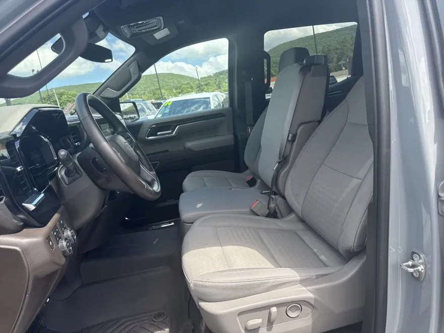 2024 Chevrolet Silverado 1500 LT Trail Boss photo 1